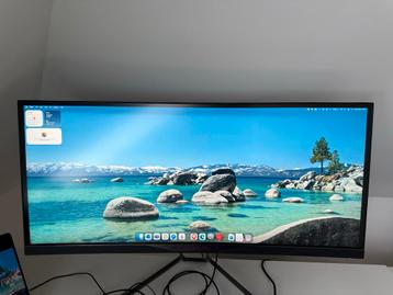 Acer Predator 32" Curved Gaming Monitor beschikbaar voor biedingen