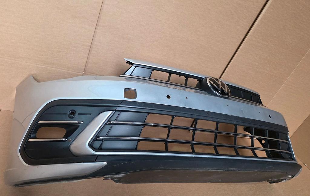 Voorbumper VW Polo 2G Facelift 6xPDC ORGINEEL BUMPER bj.2022, Gebruikt, -, Voor, Ophalen of Verzenden