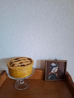 Taart schaaltje van glas op voet met klein appeltaartje, Ophalen of Verzenden