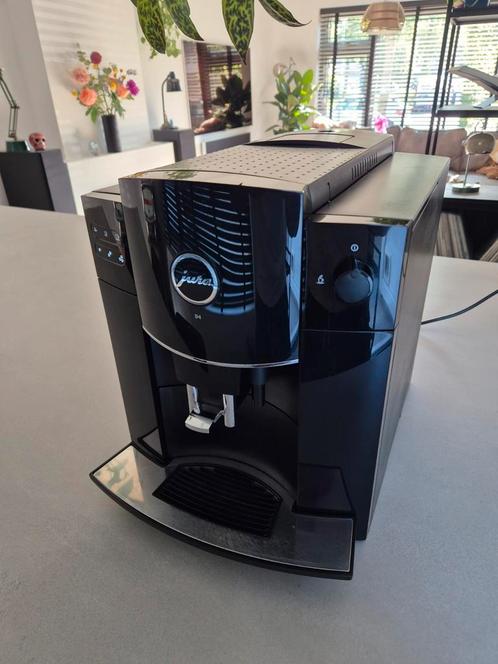 Jura D4 [ garantie en onderhoudsbeurt ], Witgoed en Apparatuur, Koffiezetapparaten, Zo goed als nieuw, Koffiemachine, Afneembaar waterreservoir