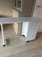 Complete nageltafel met toebehoren, Ophalen, Zo goed als nieuw