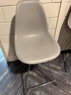 2 barkrukken modern, Huis en Inrichting, Stoelen, Ophalen, Zo goed als nieuw, Grijs, Kunststof