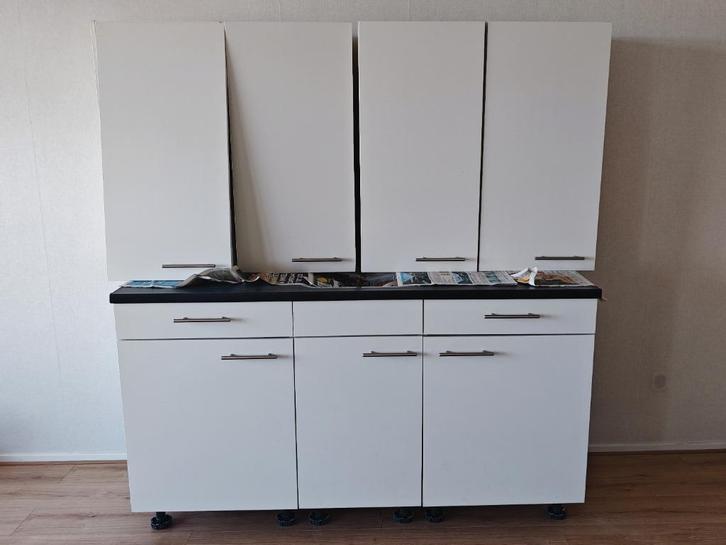 Keukenblok en kasten, Huis en Inrichting, Keuken | Complete keukens, Zo goed als nieuw, Enkelwandige keuken, Wit, Kunststof, Ophalen