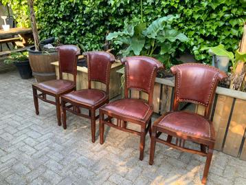 Eetkamer stoelen beschikbaar voor biedingen