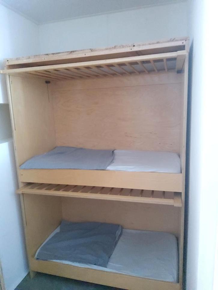Twee kinderdagverblijf bedden, Huis en Inrichting, Slaapkamer | Stapelbedden en Hoogslapers, Gebruikt, Eenpersoons, Ophalen