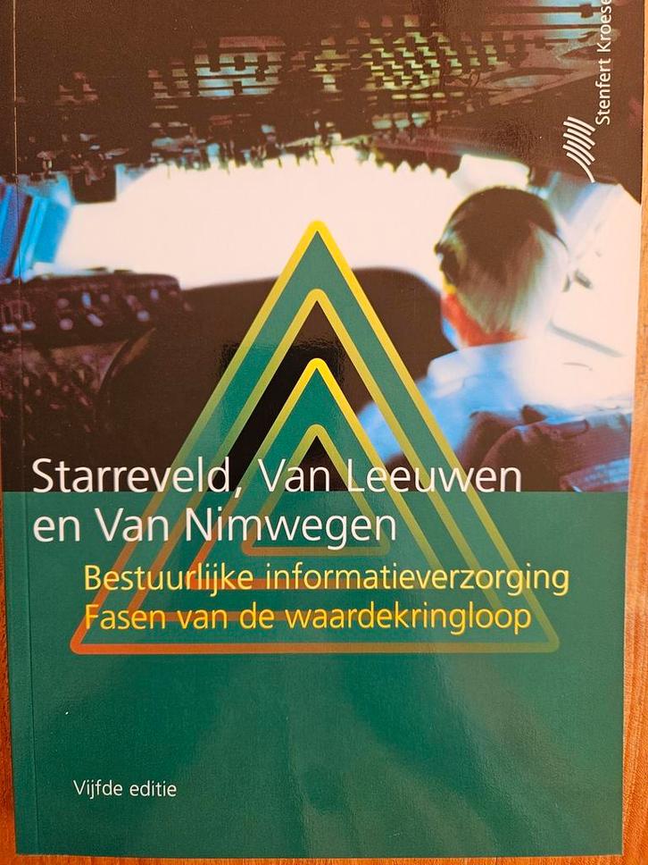 Bestuurlijke Informatieverzorging - Starreveld, Boeken, Studieboeken en Cursussen, Gelezen, HBO, Beta, Ophalen of Verzenden