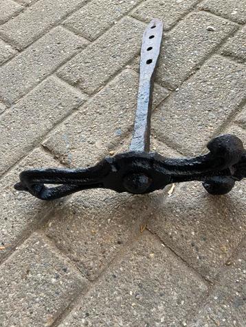 Antiek gietijzer gevel anker beschikbaar voor biedingen