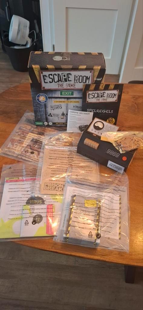 Escape room the game, Hobby en Vrije tijd, Gezelschapsspellen | Kaartspellen, Gebruikt, Vijf spelers of meer, Ophalen of Verzenden