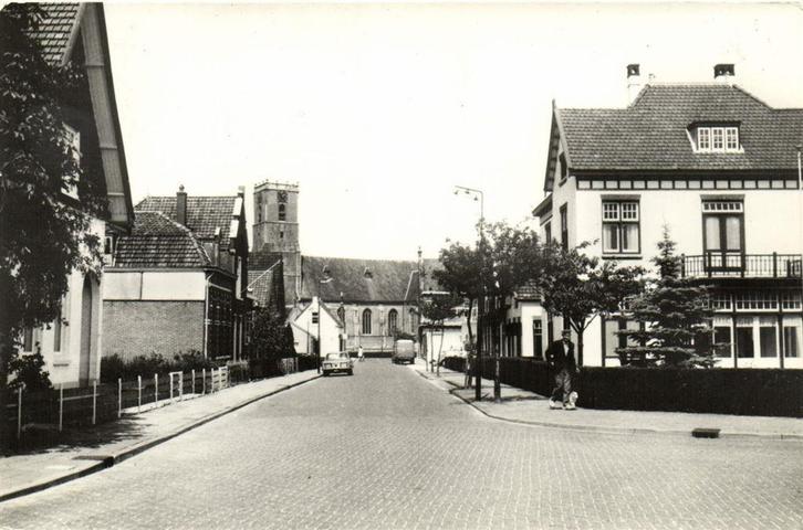 Middelharnis, Statiosnweg - volk auto - 1971 gelopen, Verzamelen, Ansichtkaarten | Nederland, Gelopen, Noord-Brabant, Voor 1920