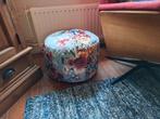 Bloemen poef / voetenbank 45cm diameter 34cm hoog, Huis en Inrichting, Banken | Voetenbanken en Poefen, Ophalen, Minder dan 50 cm