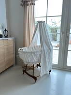 Wieg hout bruin vintage klassiek wit romantisch wieltjes, Kinderen en Baby's, Babywiegjes en Ledikanten, Ophalen, Gebruikt, Wieg