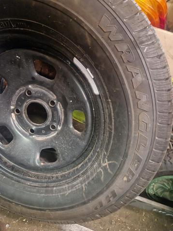 Reserve wiel  chrysler 265 70  17 beschikbaar voor biedingen