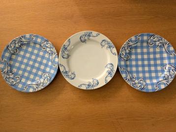 TK 3 bordjes True Blue Basics van L. Dake 18 cm beschikbaar voor biedingen