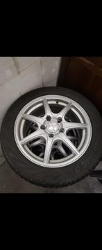 Winter banden met velgen toyota Auris 2013, Auto-onderdelen, Banden en Velgen, Ophalen, Gebruikt, 16 inch, Banden en Velgen