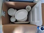 Witte servies set, Huis en Inrichting, Keuken | Servies, Ophalen, Gebruikt, Overige stijlen, Bord(en)