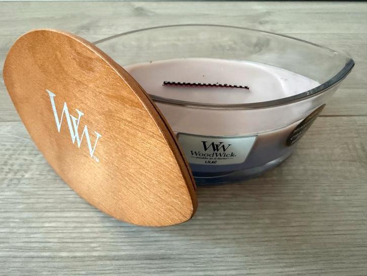 WoodWick Heartwick Flame Lilac Geurkaars - Ellipse, Huis en Inrichting, Woonaccessoires | Kandelaars en Kaarsen, Gebruikt, Kaars