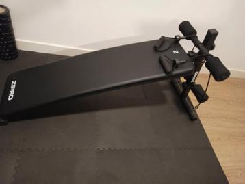 Buikspier bankje beschikbaar voor biedingen