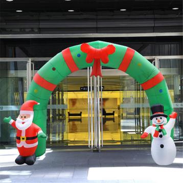 Grote Welkomstboog Kerstboog Met Kerstman & Sneeuwman beschikbaar voor biedingen