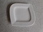 Bord 11x11,5 cm. Wit Sam & Squito, Huis en Inrichting, Ophalen of Verzenden, Zo goed als nieuw, Bord(en), Overige stijlen