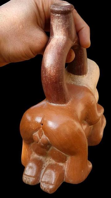 Mochica-keramiek, precolumbiaanse cultuur van het noordelijk beschikbaar voor biedingen