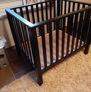 Zwarte box beschikbaar voor biedingen