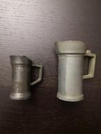 2 Kleine tinnen kannetjes met ijkmerken, 6 en 4,5 cm hoog, Antiek en Kunst, Antiek | Tin, Ophalen of Verzenden