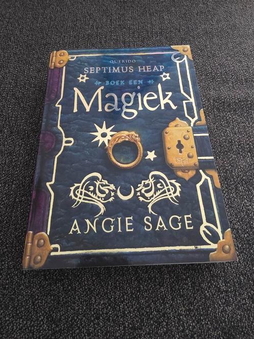 Septimus Heap - Magiek (deel 1), Boeken, Fantasy, Zo goed als nieuw, Ophalen of Verzenden
