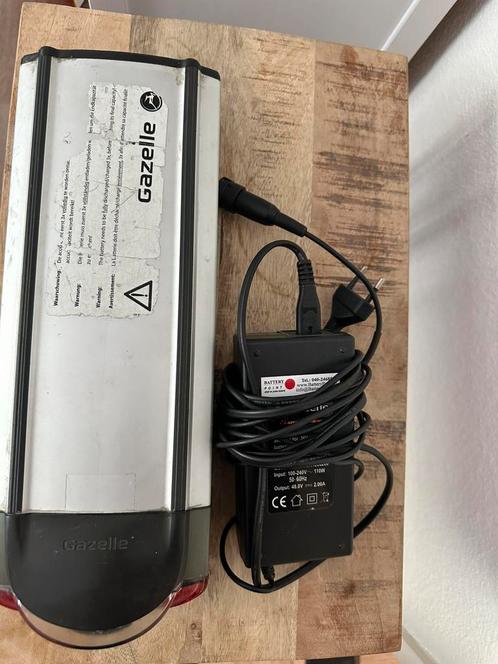 Gazelle fietsaccu 36V Bronze gereviseerd met oplader, Fietsen en Brommers, Fietsaccessoires | Fietsaccu's, Gebruikt, Ophalen of Verzenden