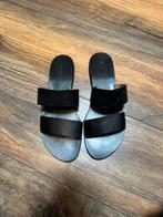 Slippers & other stories, Ophalen of Verzenden, Zo goed als nieuw, Zwart
