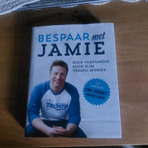 Jamie Oliver - Bespaar met Jamie, Boeken, Kookboeken, Zo goed als nieuw, Gezond koken, Ophalen of Verzenden