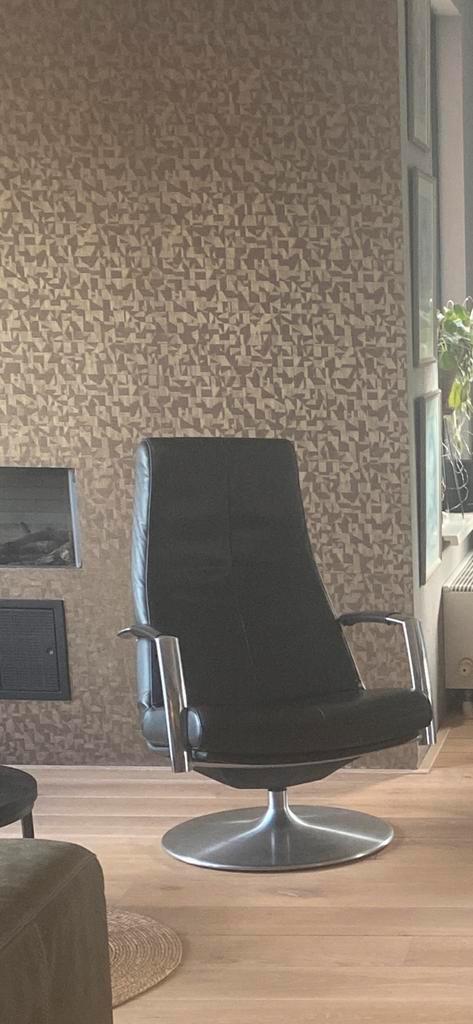 2 Zwarte Leren Stoelen - Gebruikt, Huis en Inrichting, Fauteuils, Gebruikt, Leer, 50 tot 75 cm, Minder dan 75 cm, Ophalen