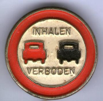 Verkeersbord zilverkleurig speldje ( X_042 ) beschikbaar voor biedingen