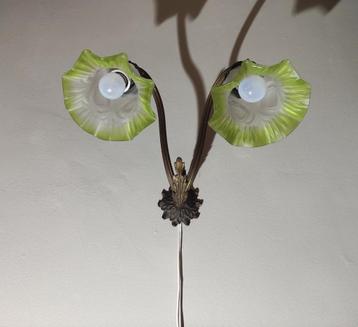 Mooie oude koperen dubbele wandlamp beschikbaar voor biedingen