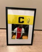 Brobbey Gesigneerde Aanvoerdersband Ajax - Ingelijst, Antiek en Kunst, Ophalen of Verzenden