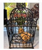 Schattig eendje in metalen vogelkooi 39 cm hoog, Antiek en Kunst, Curiosa en Brocante, Ophalen of Verzenden