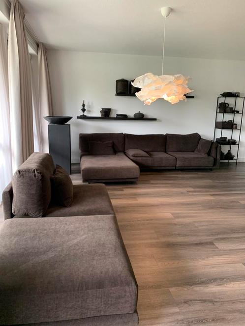 L’ Authentique bank Noah bruin velours zgan € 3.850,-, Huis en Inrichting, Banken | Sofa's en Chaises Longues, Zo goed als nieuw