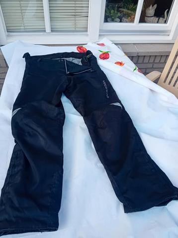 Motorbroek Evolution beschikbaar voor biedingen