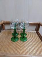 4 Luminarc wijnglazen met groene voet, Verzamelen, Glas en Borrelglaasjes, Overige typen, Ophalen of Verzenden, Zo goed als nieuw