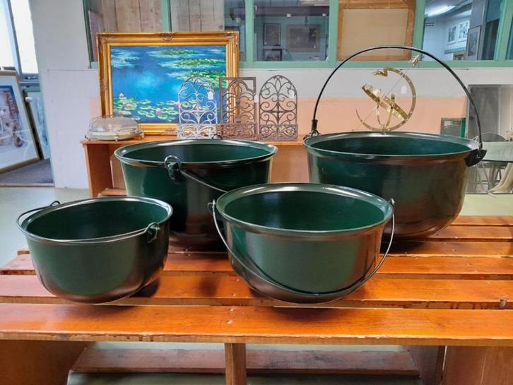 Grote ketels als bloembak plantenbak groen heksenketel, Tuin en Terras, Bloembakken en Plantenbakken, Zo goed als nieuw, Metaal