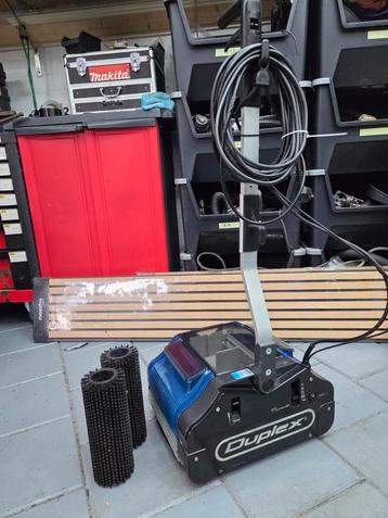 Duplex d340 schrobzuigmachine  beschikbaar voor biedingen