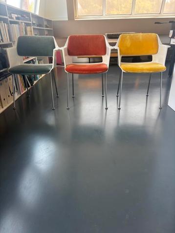 Vintage Gispen Cordemeyer 2225 – 6 retro jaren ’60 stoelen beschikbaar voor biedingen