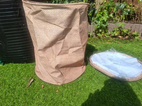 Opbergmanden zeer groot en nieuw 2stuks plus bijpassende mat, Huis en Inrichting, Woonaccessoires | Schalen en Manden, Zo goed als nieuw