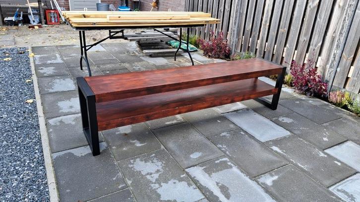 Stoere Industriële Zijtafel - Koloniaal Gebeitst, Huis en Inrichting, Stoelen, Ophalen