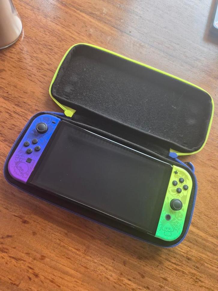 Nintendo Switch One OLED - Perfecte staat + Accessoires, Spelcomputers en Games, Spelcomputers | Nintendo Switch, Ophalen of Verzenden