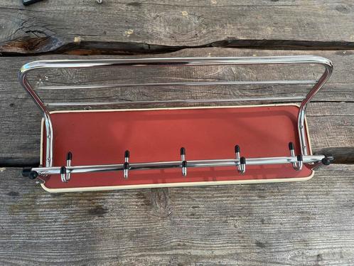 Kapstok chroom rood jaren 60 vintage retro 68 cm €47,50, Huis en Inrichting, Woonaccessoires | Kapstokken, Gebruikt, Wandkapstok