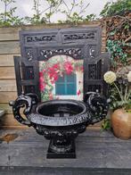 Grote antieke zware gietijzeren tuin vaas zeer goede staat, Tuin en Terras, Tuinvazen, Ophalen of Verzenden
