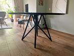 Studio Henk Butterfly eettafel, zwart, 140, Huis en Inrichting, Ophalen, 150 tot 200 cm, Rond, Zo goed als nieuw