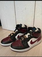 jordan 1 MID black dark beetroot maat 42, Kleding | Dames, Schoenen, Zwart, Ophalen of Verzenden, Sneakers of Gympen, Jordan