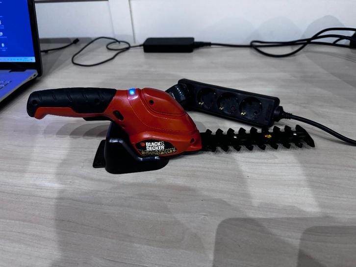 ✅ Black & Decker Buxusschaar - GSL300, Tuin en Terras, Heggenscharen, Nieuw, Accu, Ophalen of Verzenden