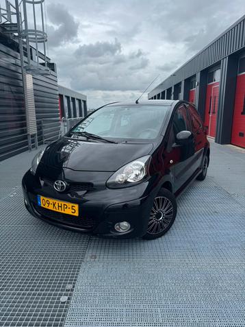 Toyota Aygo 1.0 12V Vvt-i 5DRS 2009 Zwart beschikbaar voor biedingen